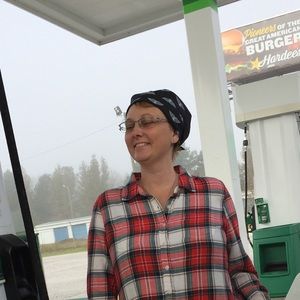 Meet your Posher, Cynthia